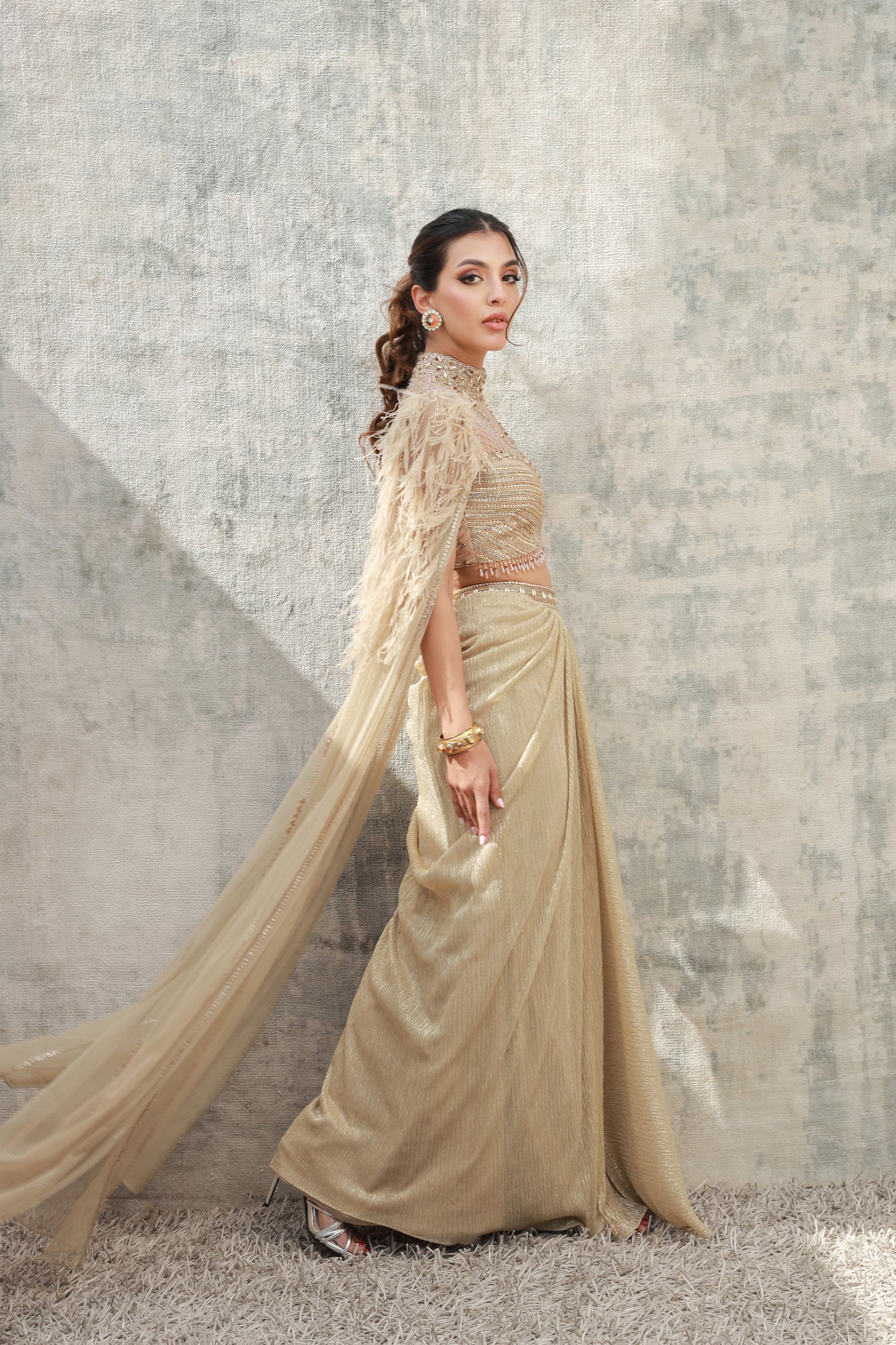 Feather Cape Knot Skirt Concept Saree