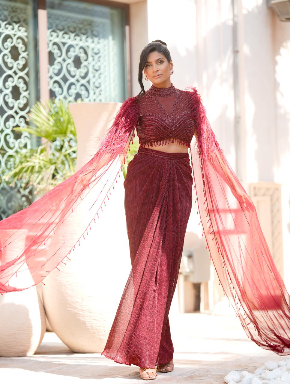 Feather Cape Knot Skirt Concept Saree